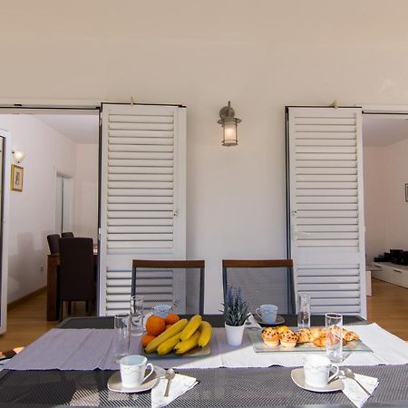 Villa Relax - Beautiful Apartment With Heated Saltwater Pool & Jacuzzi Каштела Экстерьер фото
